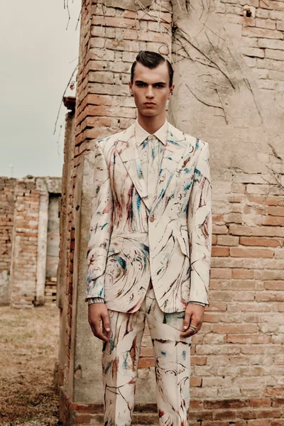 Look 8